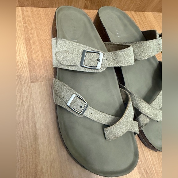 Madden Girl Footbed Sandals Size 8.5 - Picture 5 of 8